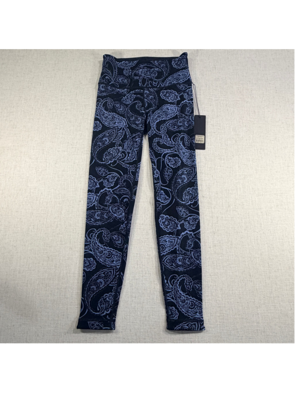WITH Wear It To Heart NWT Reversible High Waist 7/8 Leggings Sky Paisley Black S